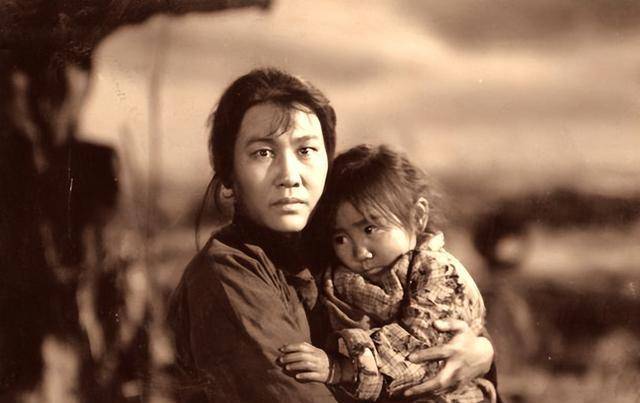 一生三婚,却始终错过郑曽祐,张瑞芳和初恋相思七十载,未能携手