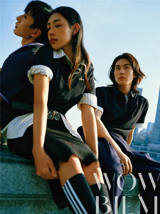 跟随超模游天翼穿型重庆解放碑,与比音勒芬一起重塑时尚新风潮