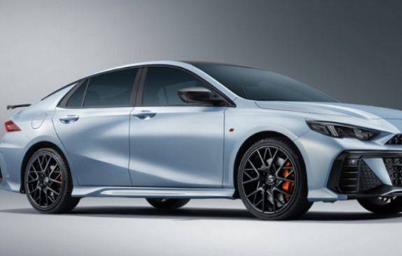 同时,全系升级为米其林r18性能轮胎,不仅提升了操