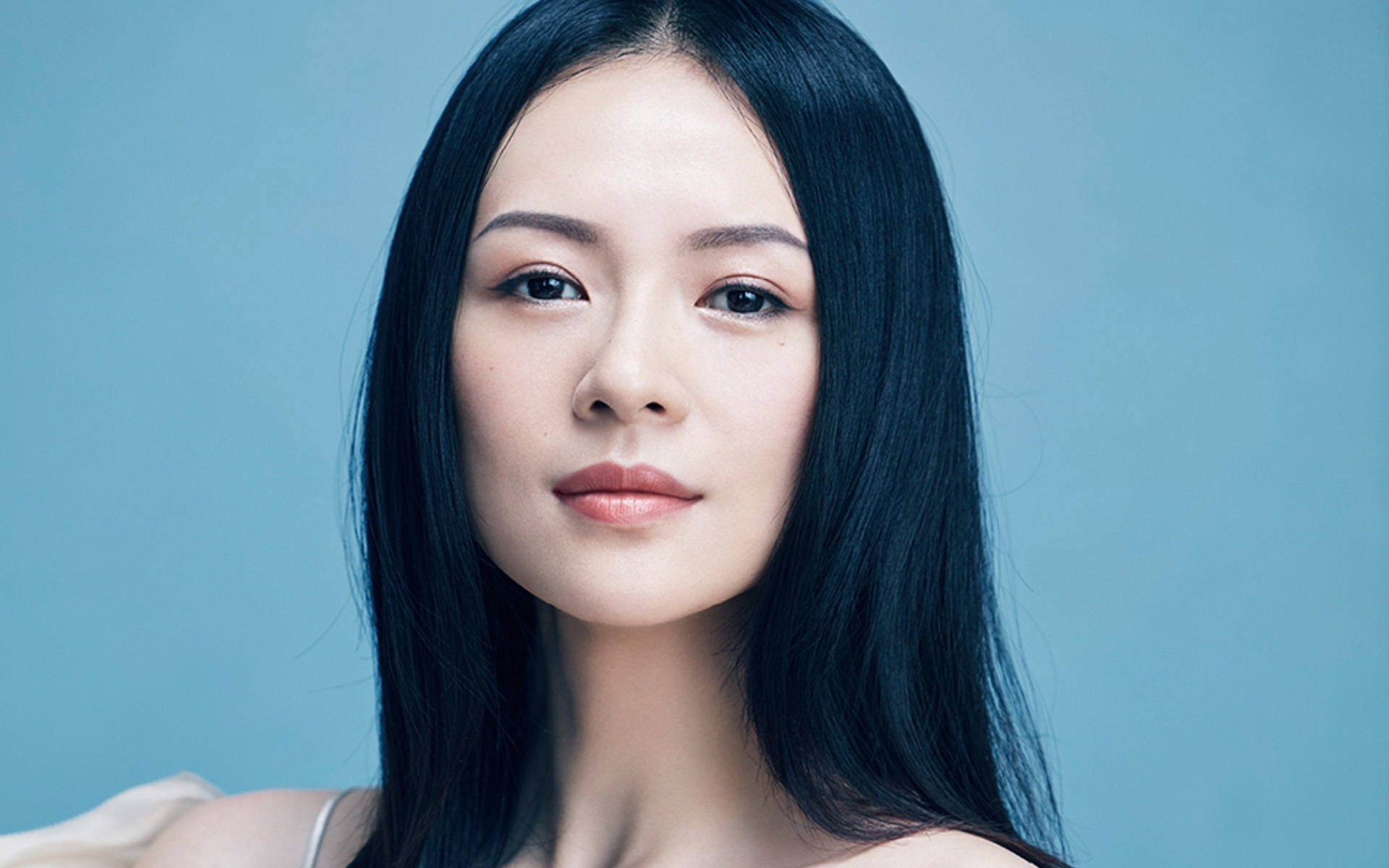 章子怡母女共舞引关注,幸福笑容彰显深厚母女情,醒醒初长成