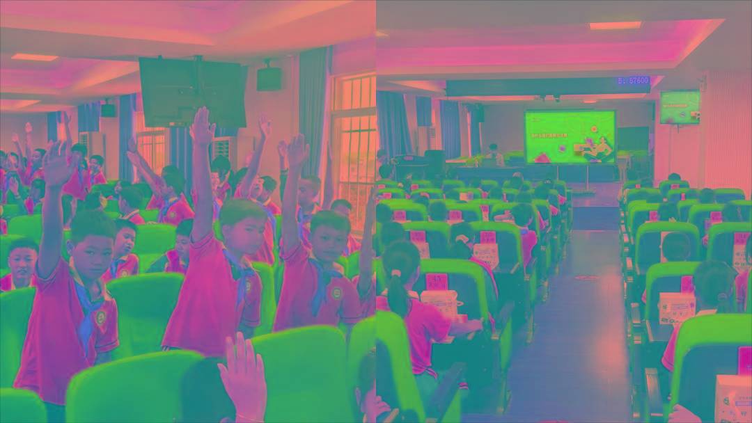 而有力的口号声,现场的学生们个个精神抖擞,认真地跟着教官学习军体拳