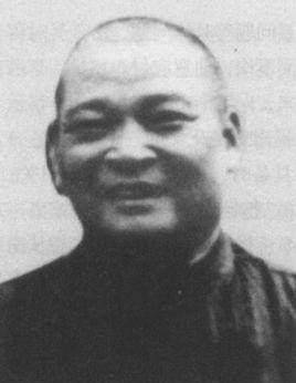 南京解放时,他第一个杀入总统府立下大功,为何老百姓还想杀了他