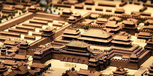 太子就曾考察西安和洛阳,并绘制了精确的图本,并准备为迁都西安做准备