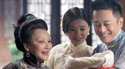 而徐兰森也是一个有分寸的女人,她平日里叫徐竹青一声姐姐,对她既不失