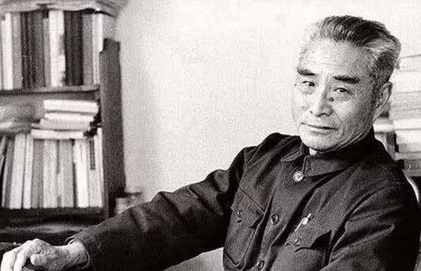 陈士章是河北赵县人,毕业于黄埔5期.