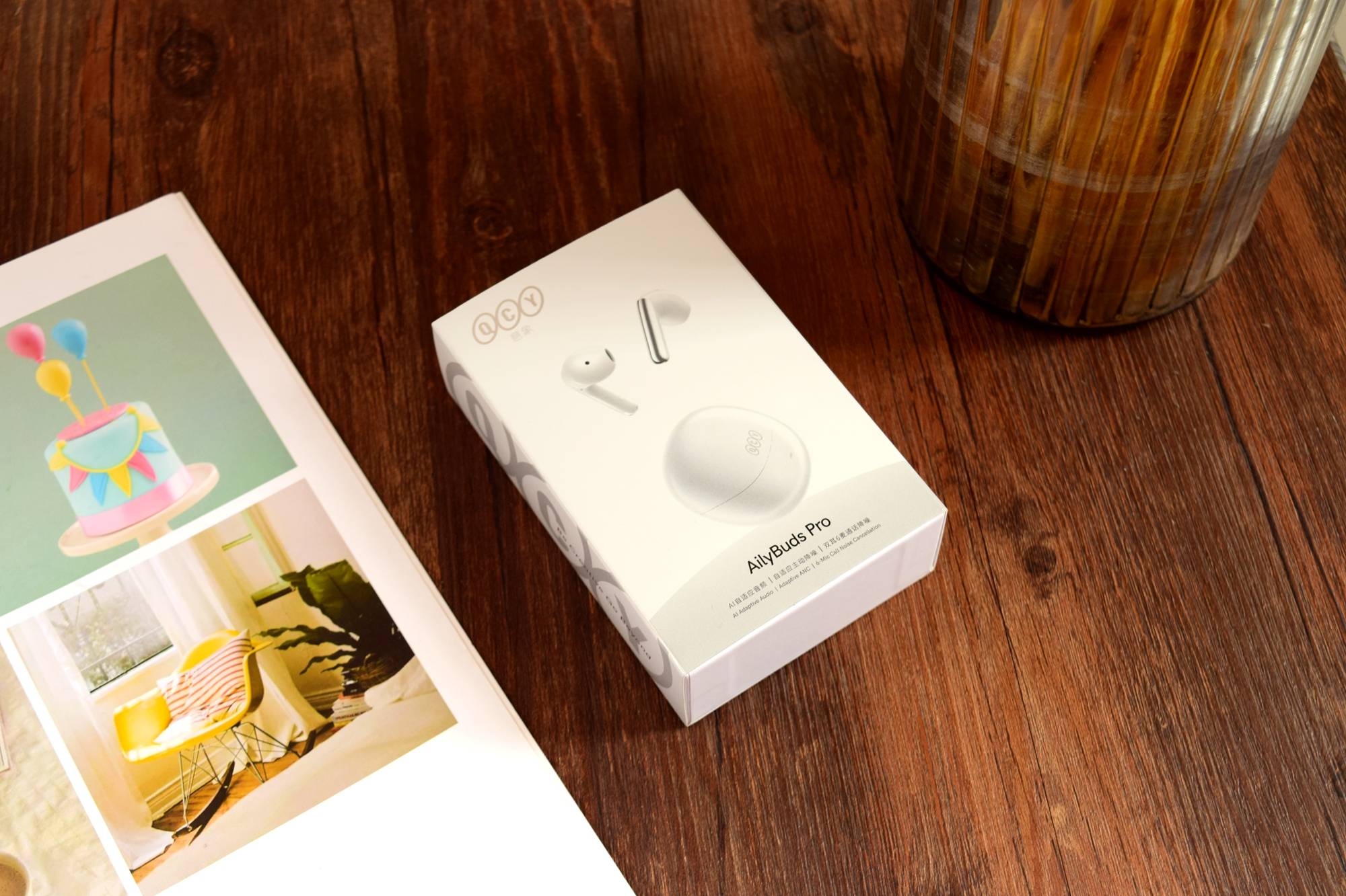 纸质包装盒,正面印有产品实物图片和名称,背面是关于产品的参数介绍