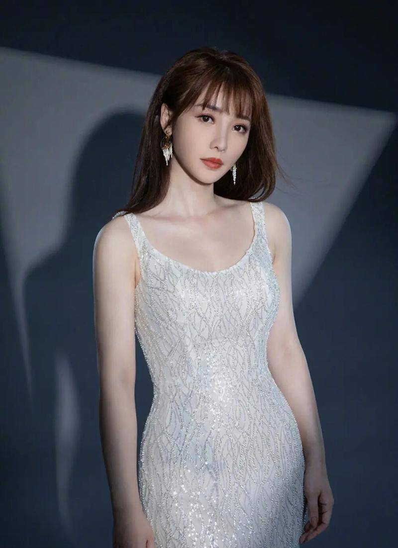 "人体模特"汤加丽:和丈夫离婚,遭父母嫌弃,如今46岁仍单身