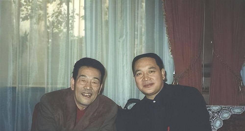 喝酒吃肉,抽华子,92岁的杨少华,在享福的路上一去不返