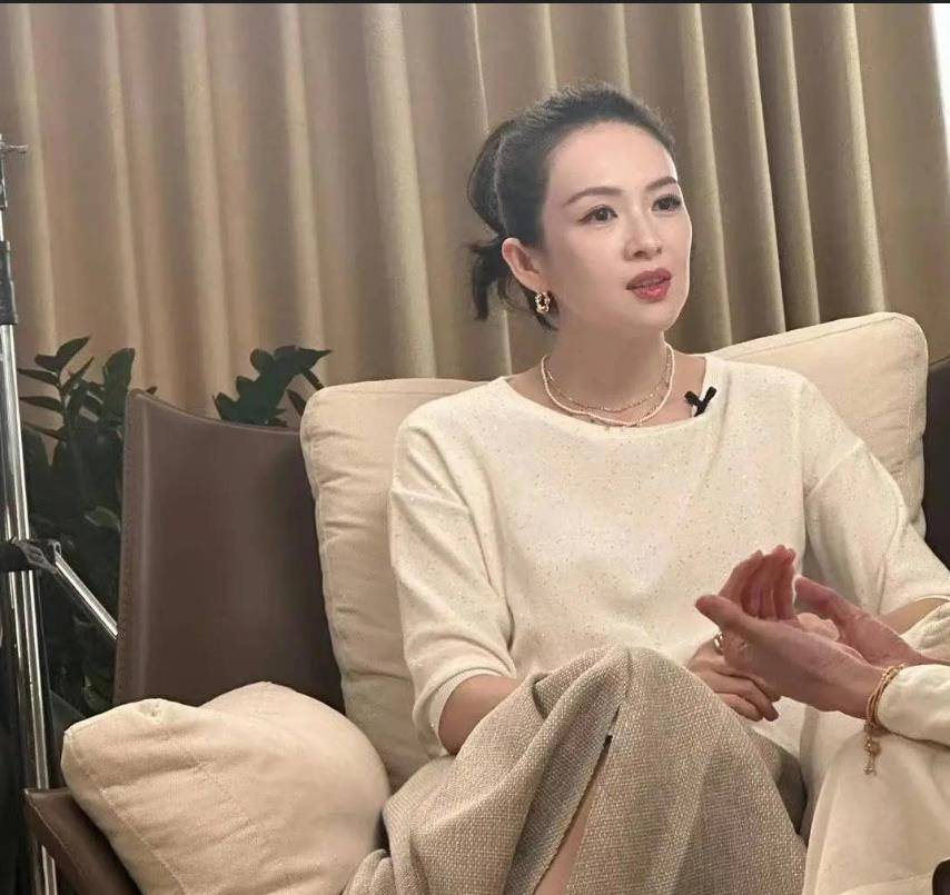 网传章子怡和李双江的儿子李天一恋情,可说吗?辟谣:图片系拼凑