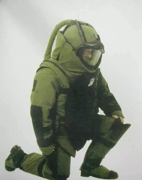 怎样才能成为拆弹专家?