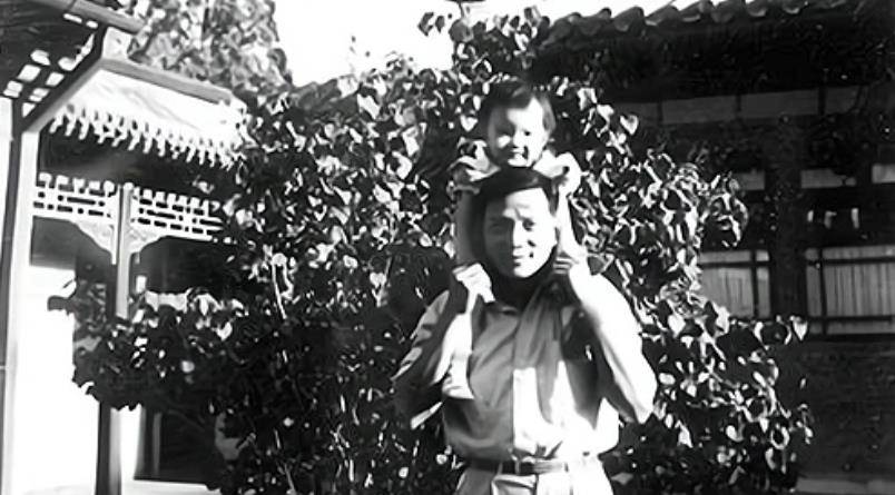 章含之去世前,曾托护士长转告女儿:不要把我和乔冠华葬在一起_章士钊