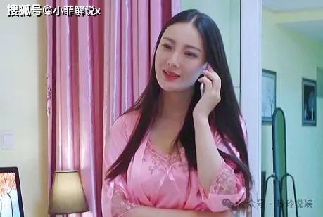 王李丹妮泳装图片