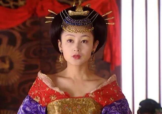 看了蒋勤勤儿子的颜值,才明白陈红有多努力在改变遗传基因了