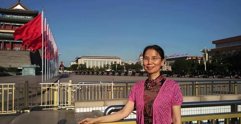 2008年北京召开奥运会期间,杨佳还为志愿者与残疾人的交流方式制定了