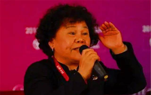 13岁进工厂,33岁成厂长,用30万美元骗罗纳尔多代言,今成女老赖_江佩珍