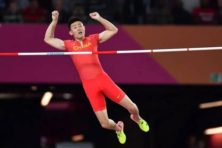 薛长锐:新一代运动员树立了榜样,一名不可多得的运动健将_中国_撑竿跳