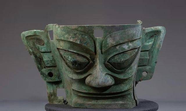 三星堆发掘再次启动,却越挖越模糊,三星堆是由外星人建造的吗?