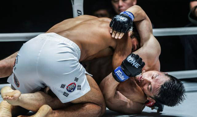 张立鹏展现"亮剑"精神,虽败犹荣