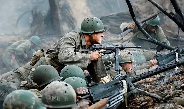 1945年,320名为希特勒殉葬的女兵:不想被苏军侮辱,狂欢后自杀