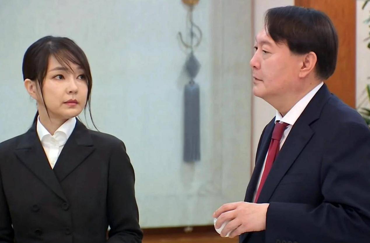 第一夫人被立案调查,韩国政坛斗争加剧,尹锡悦麻烦不小