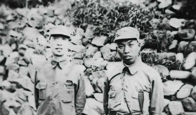 团长准备率部投敌,战士拿刀冲入房间,将团长一刀刺死_阎生堂_日寇