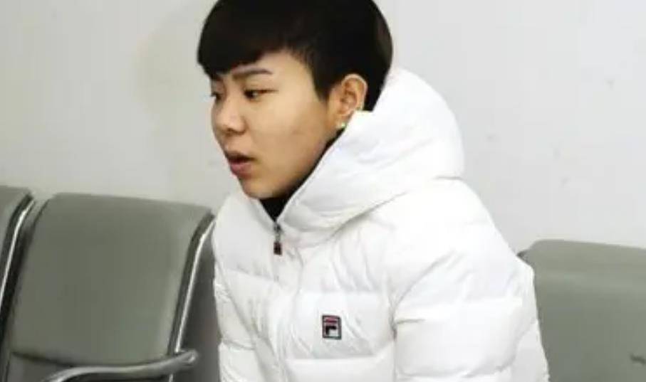 富家女刘珈辰:每月10万开销,名牌鞋边穿边扔,一言不合痛殴母亲