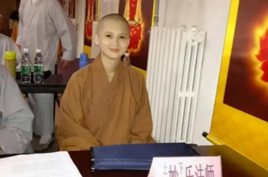 出家,只因在娘胎与佛结缘,成为命中注定一方菩萨_谭母_谭父_释觉超