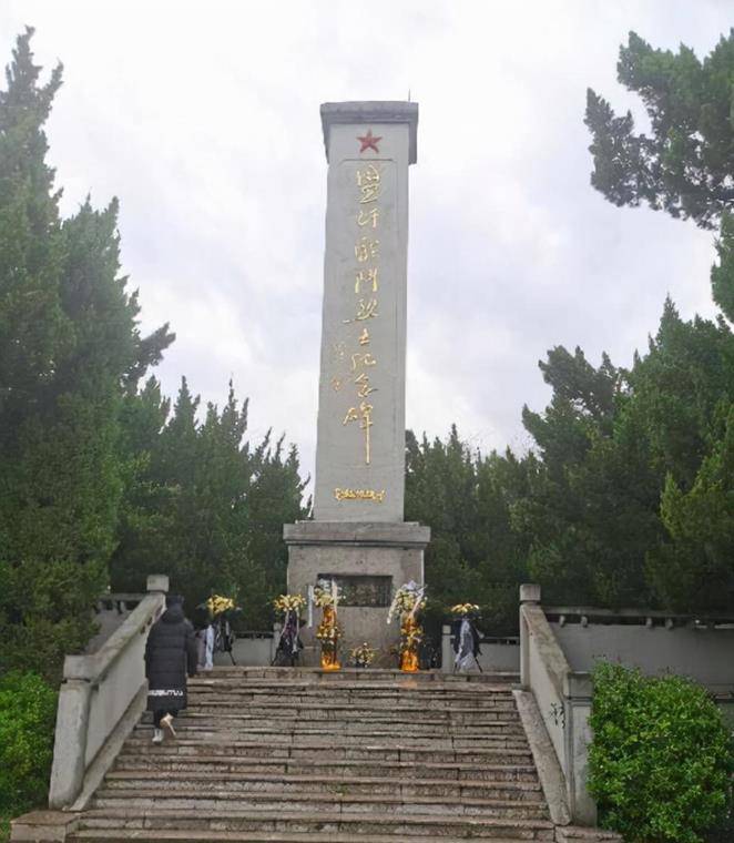 1941年张震将军被一新娘所救,却不知道对方的名字,40年后去报恩