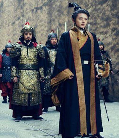 这个皇帝亲手弄死两个儿子,比踹儿子的刘邦还狠,后人议论最多