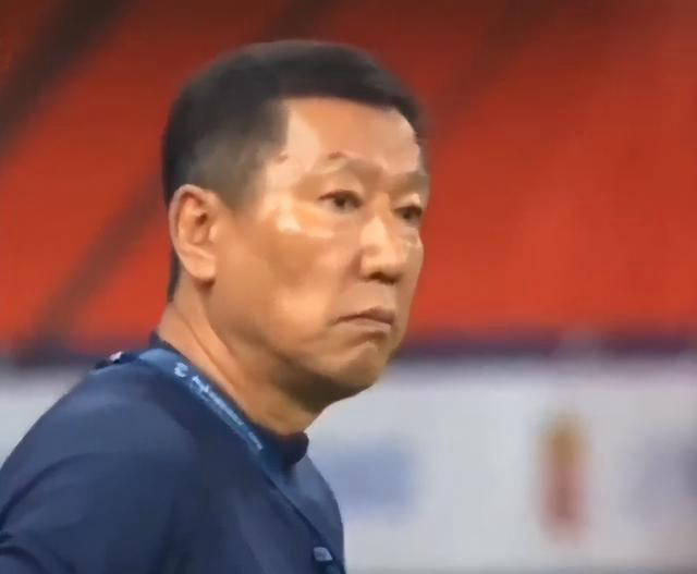 随着郑铮年龄增长,石柯状态不佳,泰山队急需中后卫,而吴少聪也在进攻