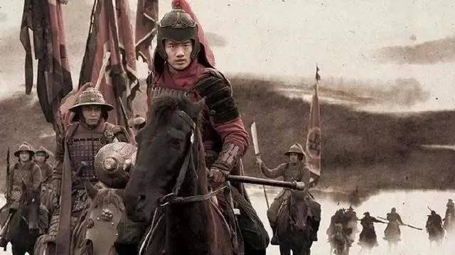 吐鲁番火焰山下惊现"千年纸棺",专家说:别碰,那是军事机密