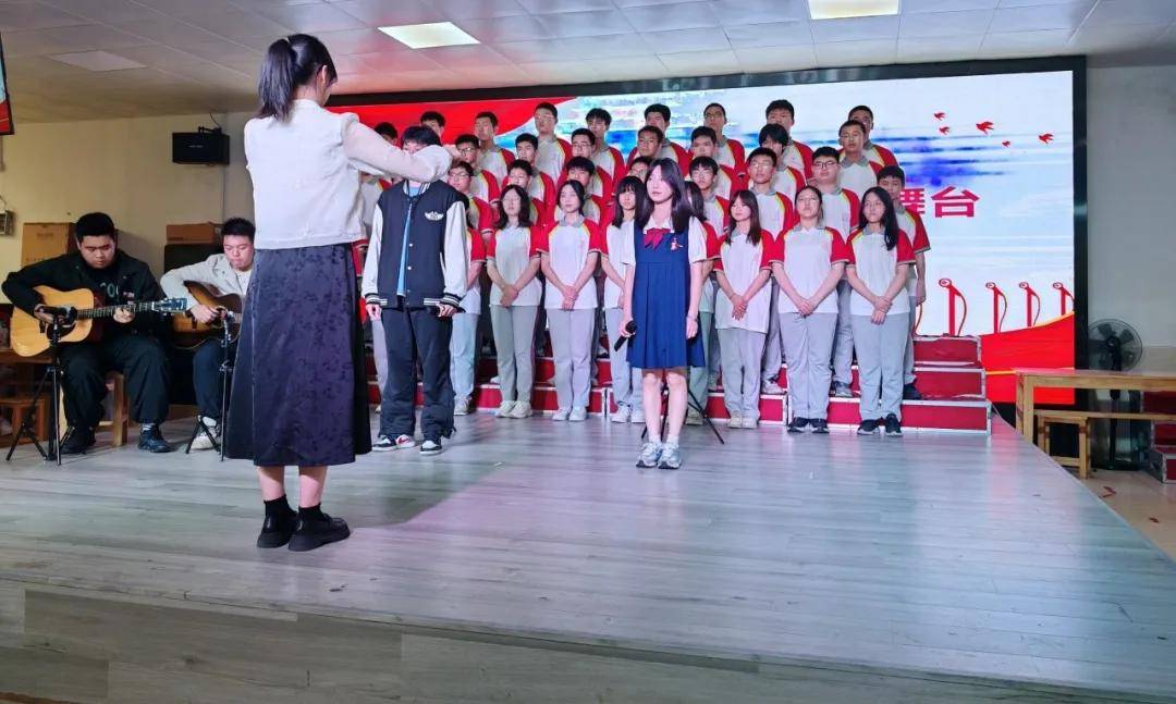 福州超德中学高中部致远级"班班有歌声"大赛