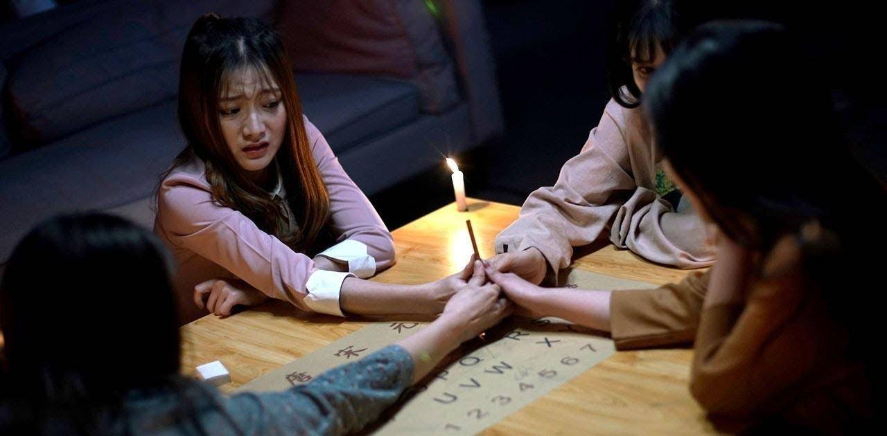 北京某高校女学生请"笔仙",导致精神崩溃,专家揭秘其中原理