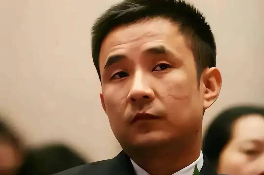 2亿泡女星,套61亿逃国外,亲爹去世不敢回_王永红_韩熙庭_市场