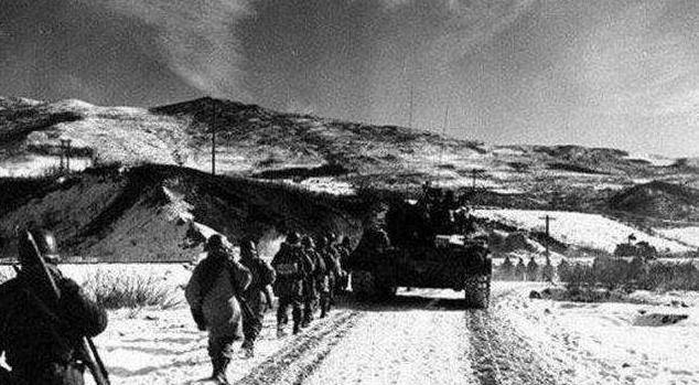 水门桥附近的"冰雕连"是哪支部队,美军看到他们时只有眼睛能动