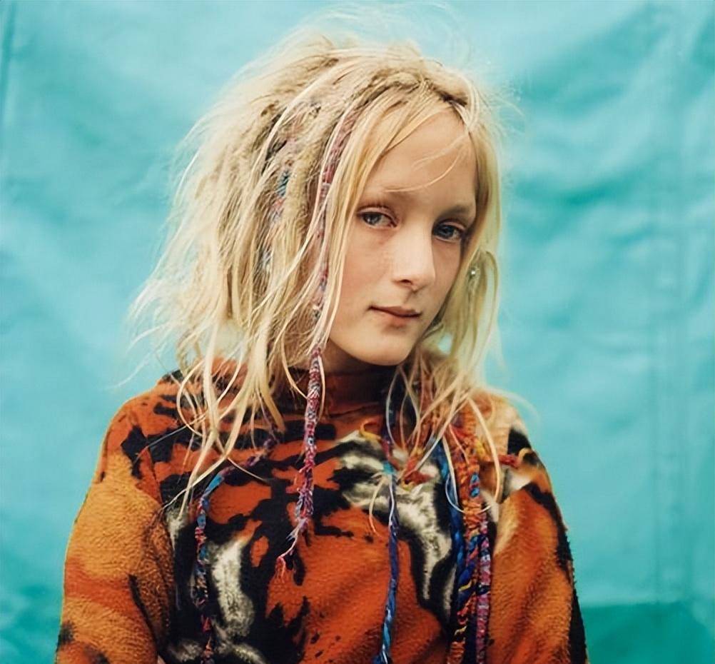 (吉普赛女孩)四,政体剧变惹的祸捷克虽然是一个小国,但是曾经是第七大