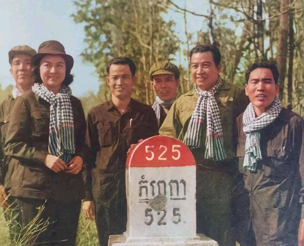 老年时却面貌大变,令人生厌_西哈努克_国王_波尔布特