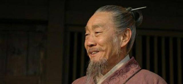 原来这个村庄里有个裴姓的大家族,家族人物兴盛,怎么个兴盛法呢?