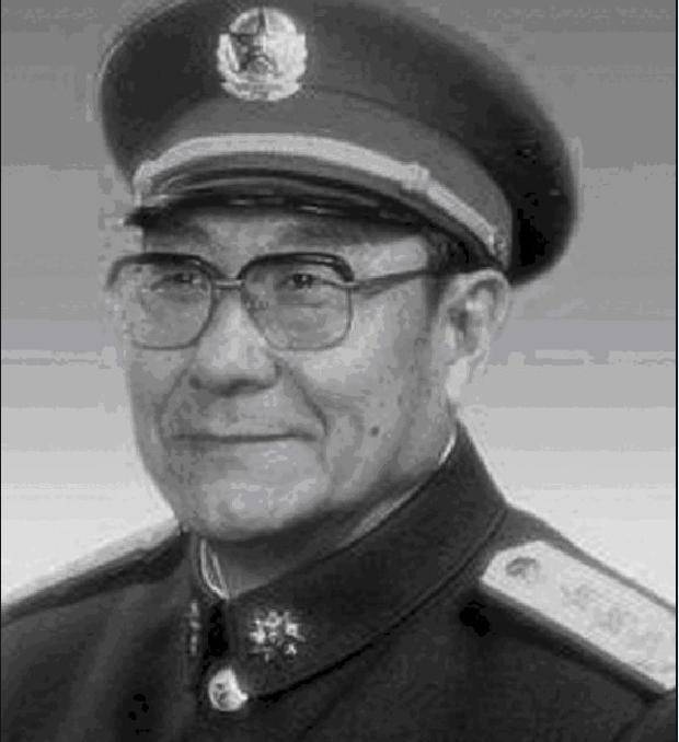 16岁小兵被俘,他从普通战士做起屡立战功,46年后晋升为上将_徐惠滋