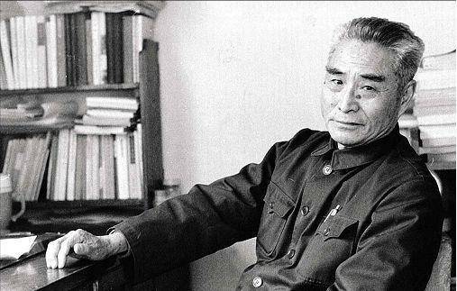 蔡若曙:监狱外苦等27年,丈夫出狱后一年,她绝望跳河自尽