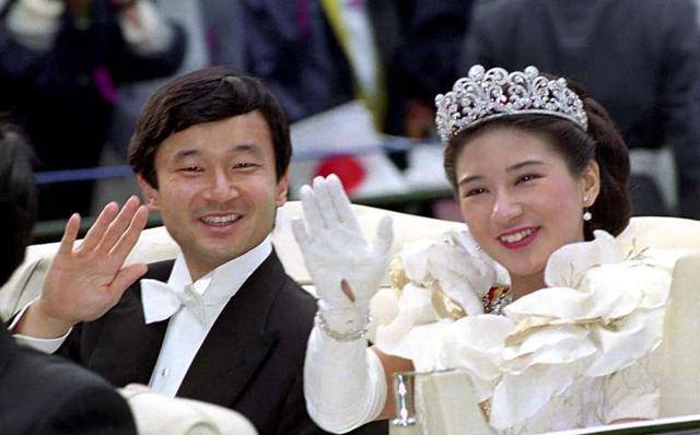 嫁入皇室便成凤凰?她是哈佛学霸,熬成皇后,婚姻仍旧伤痕累累