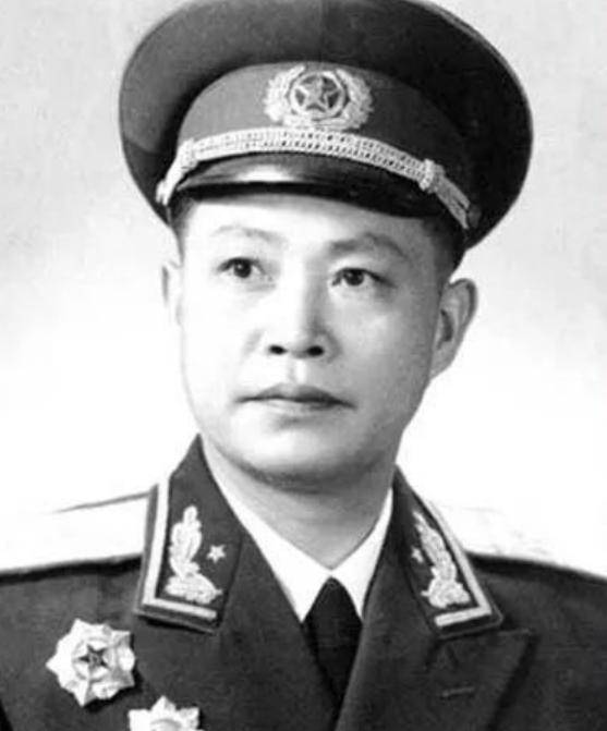 有胆你就干黄新廷是湖北洪湖人,15岁时就参加了