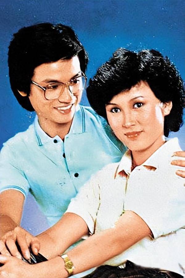 "大加看好,可就在热恋一年后,陈秀雯却突然跟恋爱对象林国雄闪电结婚