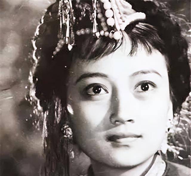 王晓棠:被称为最美女将军,60后的"女神",现88岁,风采依旧