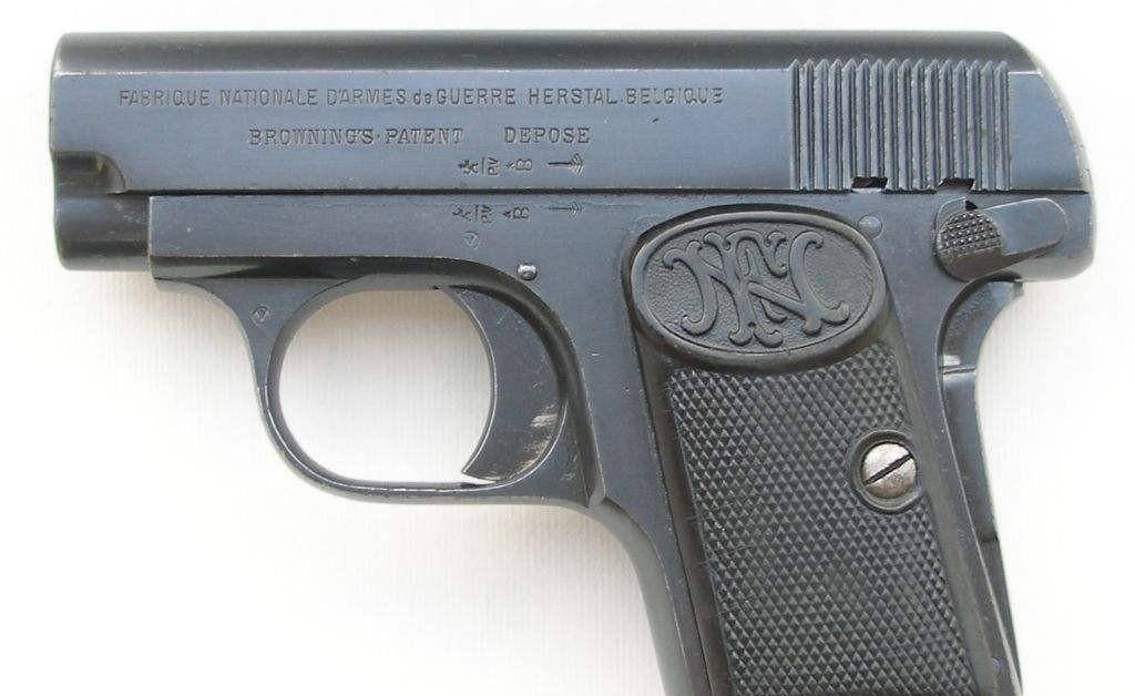 勃朗宁m1906型手枪所以,即便这种手枪做工粗糙,外形丑陋,性能一般