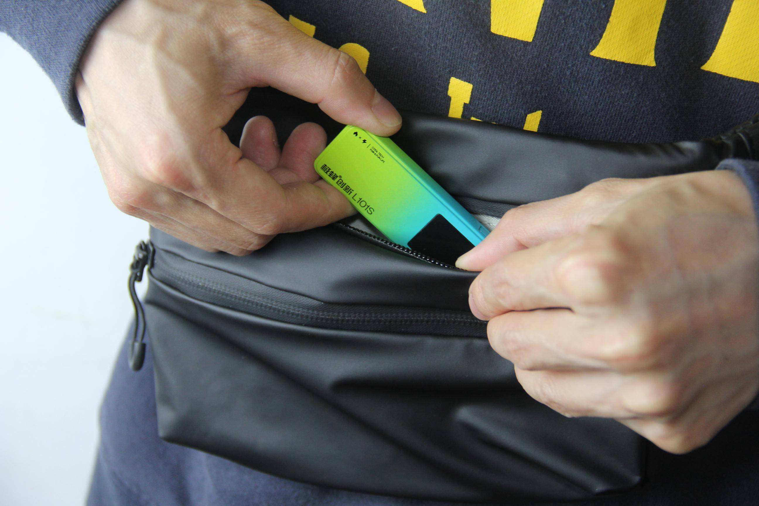 520给男友送什么?男人减速带,极蜂超薄可换丝打火机体验