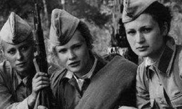 1939年二战发生,德军对苏联女战俘残忍至极,40万女战俘遭到残害