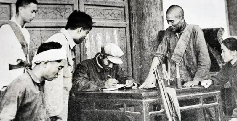 王子达却犯了一些错误,比如九一三事件后,浙江的一把手南萍就受到批评