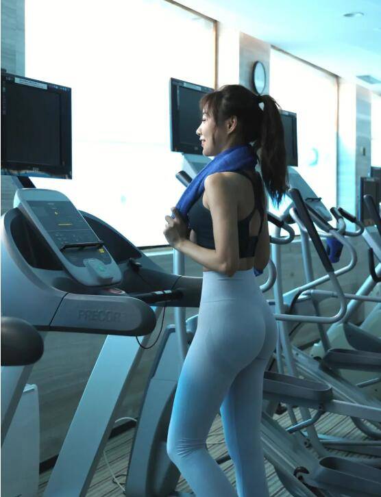 撕出完美瑜伽裤?看我如何"大战"材质,弹性与舒适度!