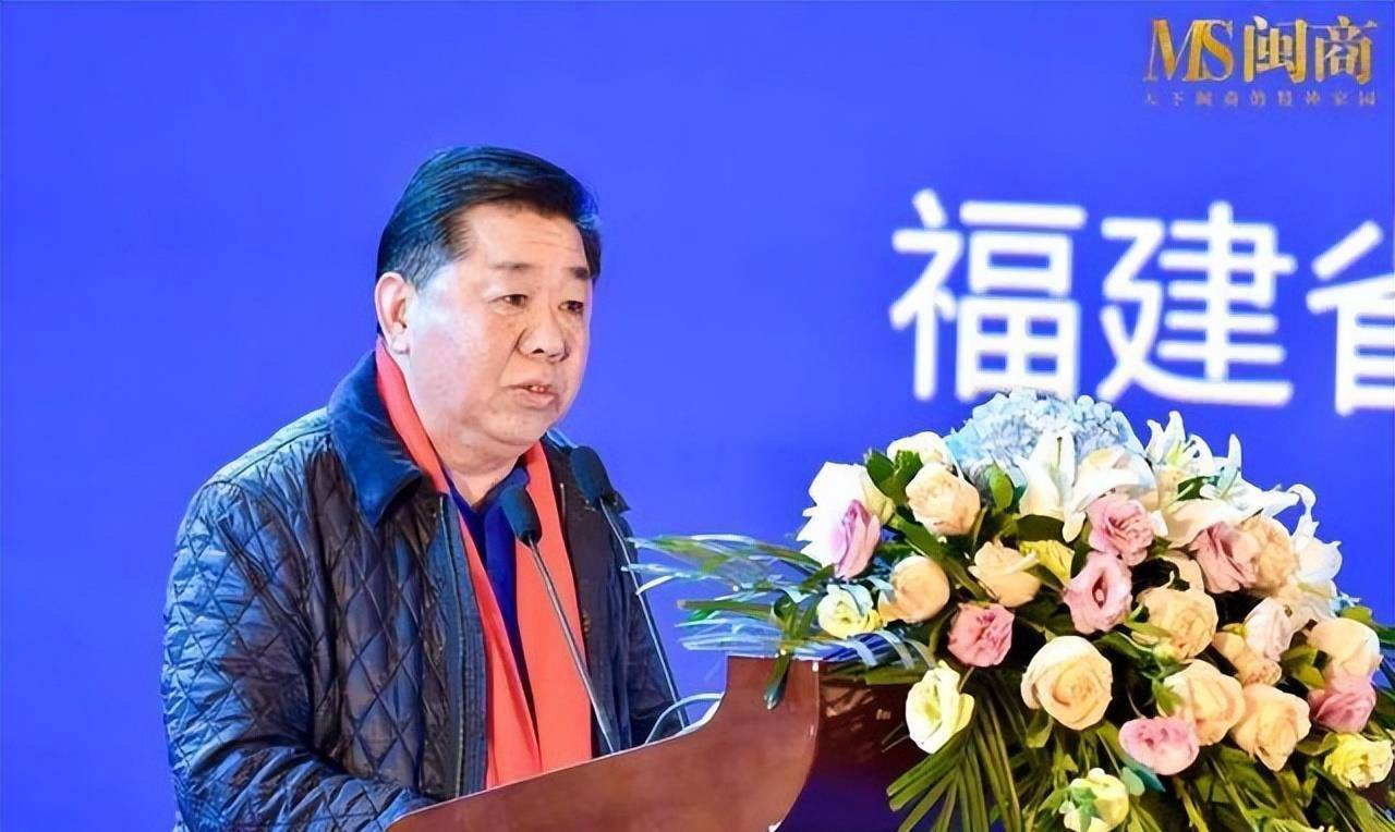 郑宝佑01郑宝佑,1945年出生在福建省福州市长乐县,家里兄弟六人,他是